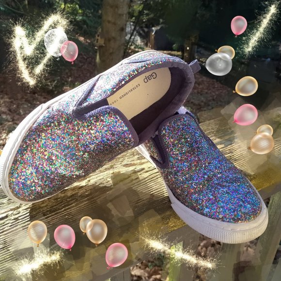 ❤️‍🔥🔥HURRY!! STORE CLOSE THIS WEEK😱!! 🌿✨️GAP GLITTER SHOE✨️🌿 - Picture 2 of 4